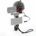 Kit pour créateurs vidéo avec un support pour téléphone et un microphone. – Image 2